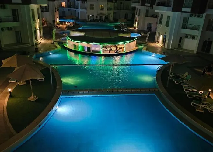 - Pool, Balcony & Near El Gouna Appartement *