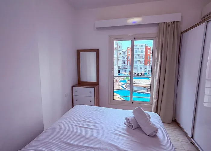 - Pool, Balcony & Near El Gouna